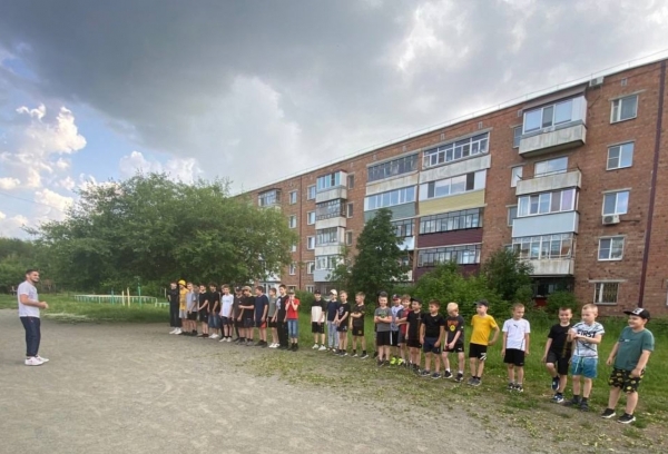 Вчера на стадионе 26 школы было жарко