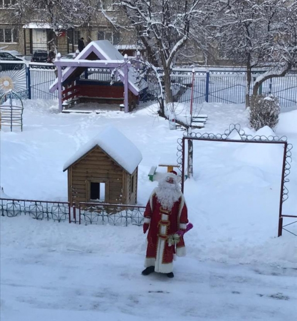 В гости пришел Дед Мороз